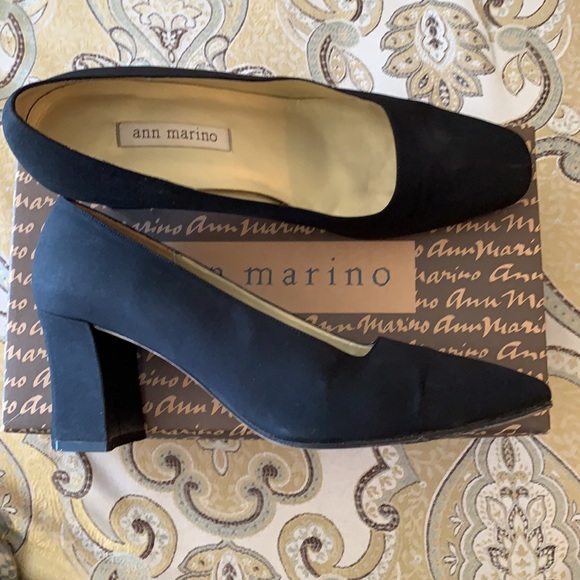 Black Crepe Heels Size 9 1/2 by Ann Marino - Picture 3 of 4